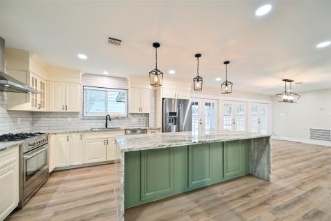 10930 White Thorn Street Houston TX 77016
