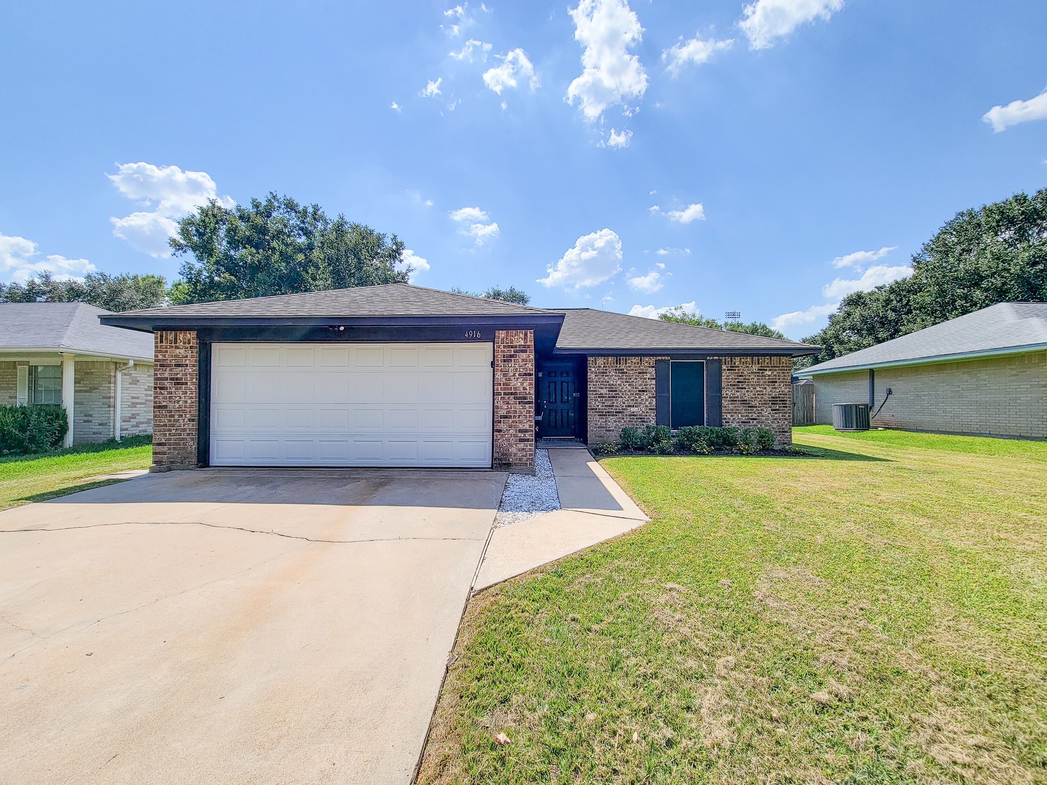4916 Sandalwood Avenue Rosenberg TX 77471