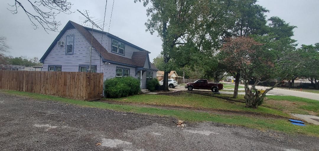 306 W Wallisville Road Highlands TX 77562