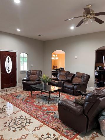 995 Road 5003 Cleveland TX 77327