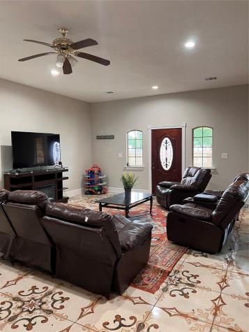 995 Road 5003 Cleveland TX 77327