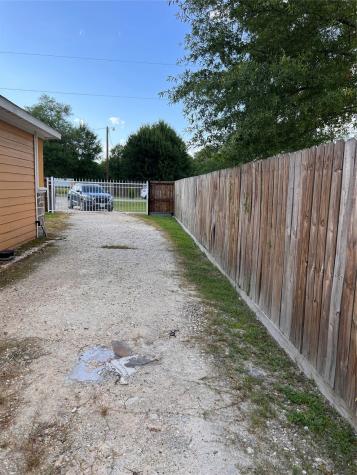 995 Road 5003 Cleveland TX 77327