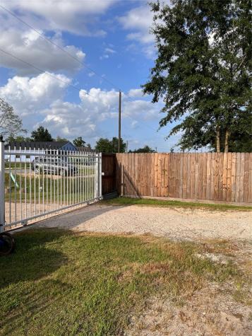 995 Road 5003 Cleveland TX 77327