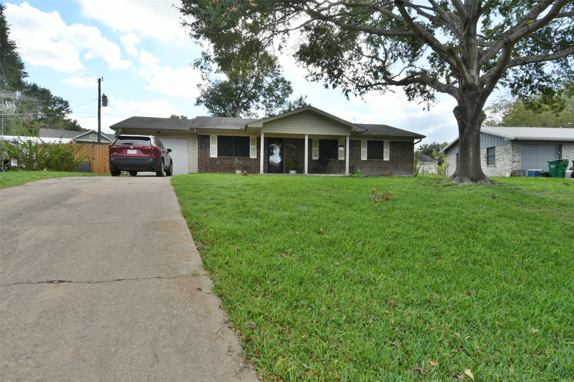 1203 West Circle Brenham TX 77833