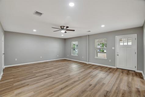908 Thomas Avenue Pasadena TX 77506