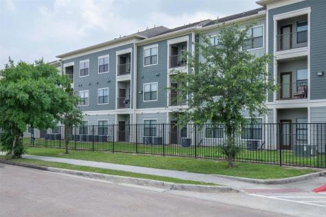 2930 Plum Creek Lane 107 Houston TX 77087