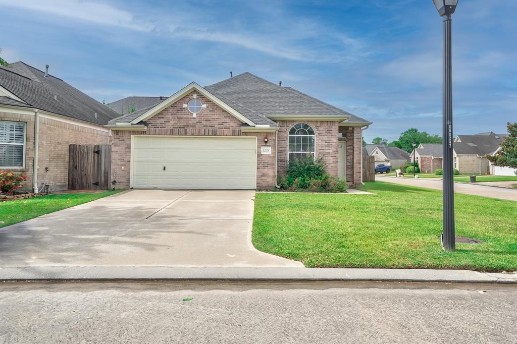 12119 Lakewood Villa Drive Tomball TX 77377