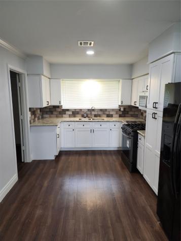 4126 Beran Drive Houston TX 77045