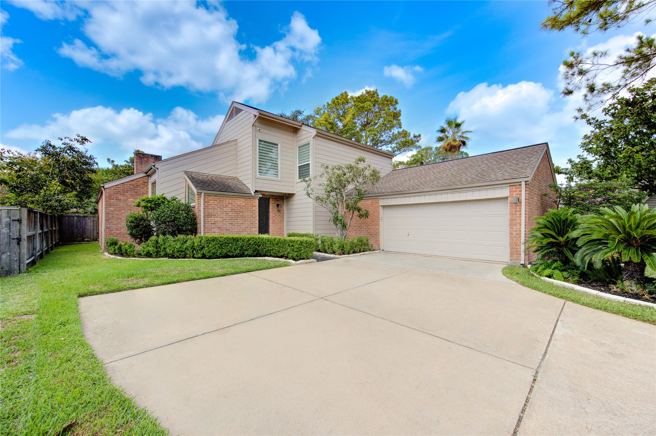 2106 Shadybriar Drive Houston TX 77077