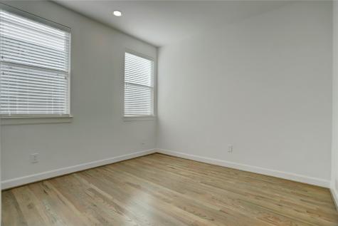954 W 18th Street Houston TX 77008