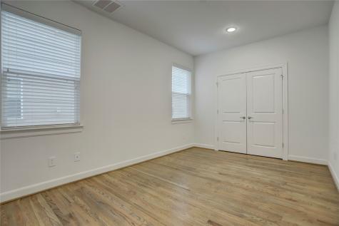 954 W 18th Street Houston TX 77008