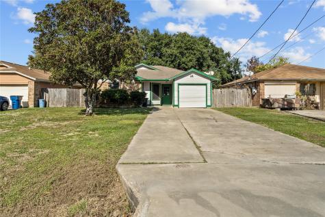 2716 2nd Avenue N Texas City TX 77590
