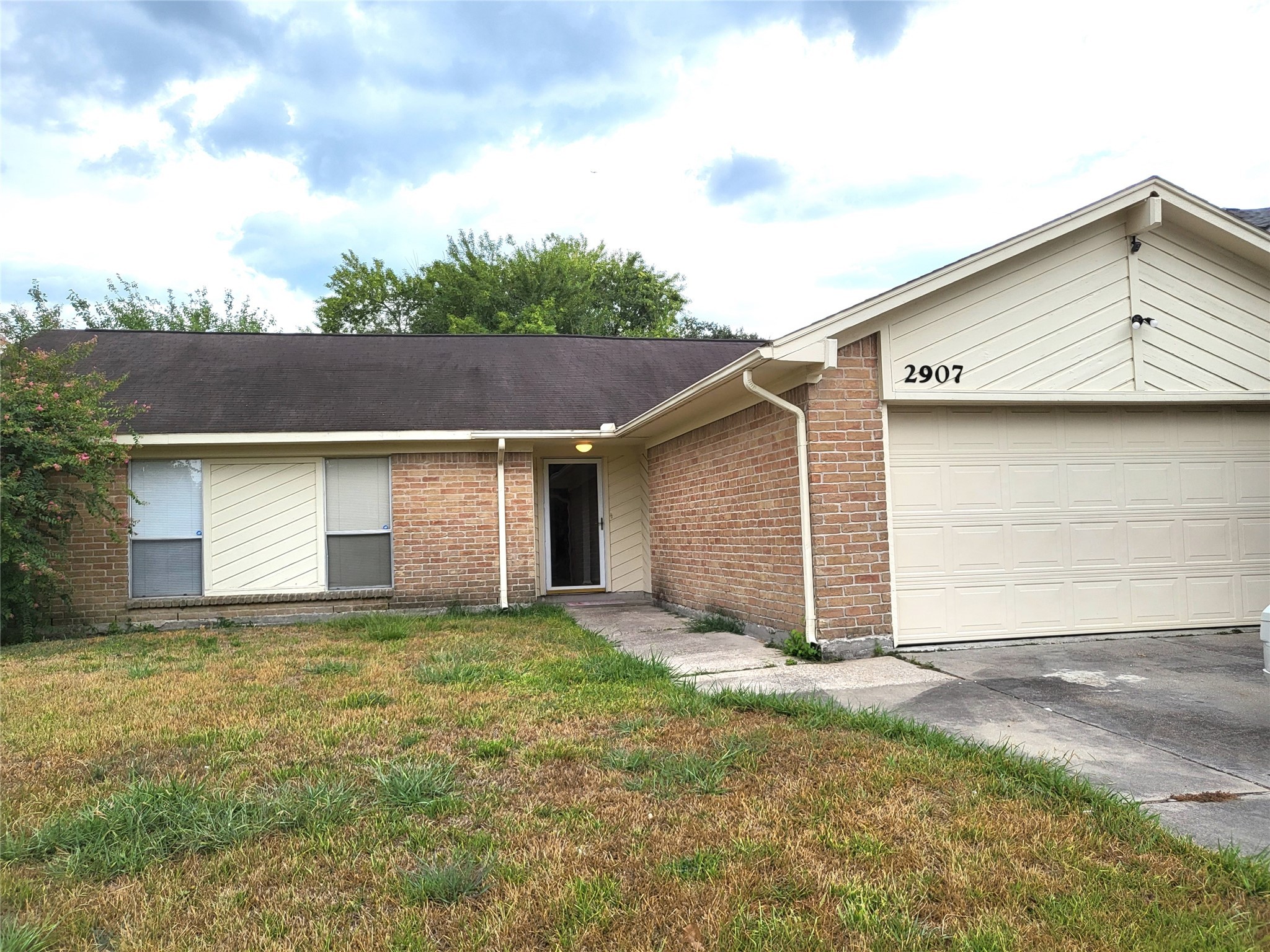 2907 W Greens Road Houston TX 77067