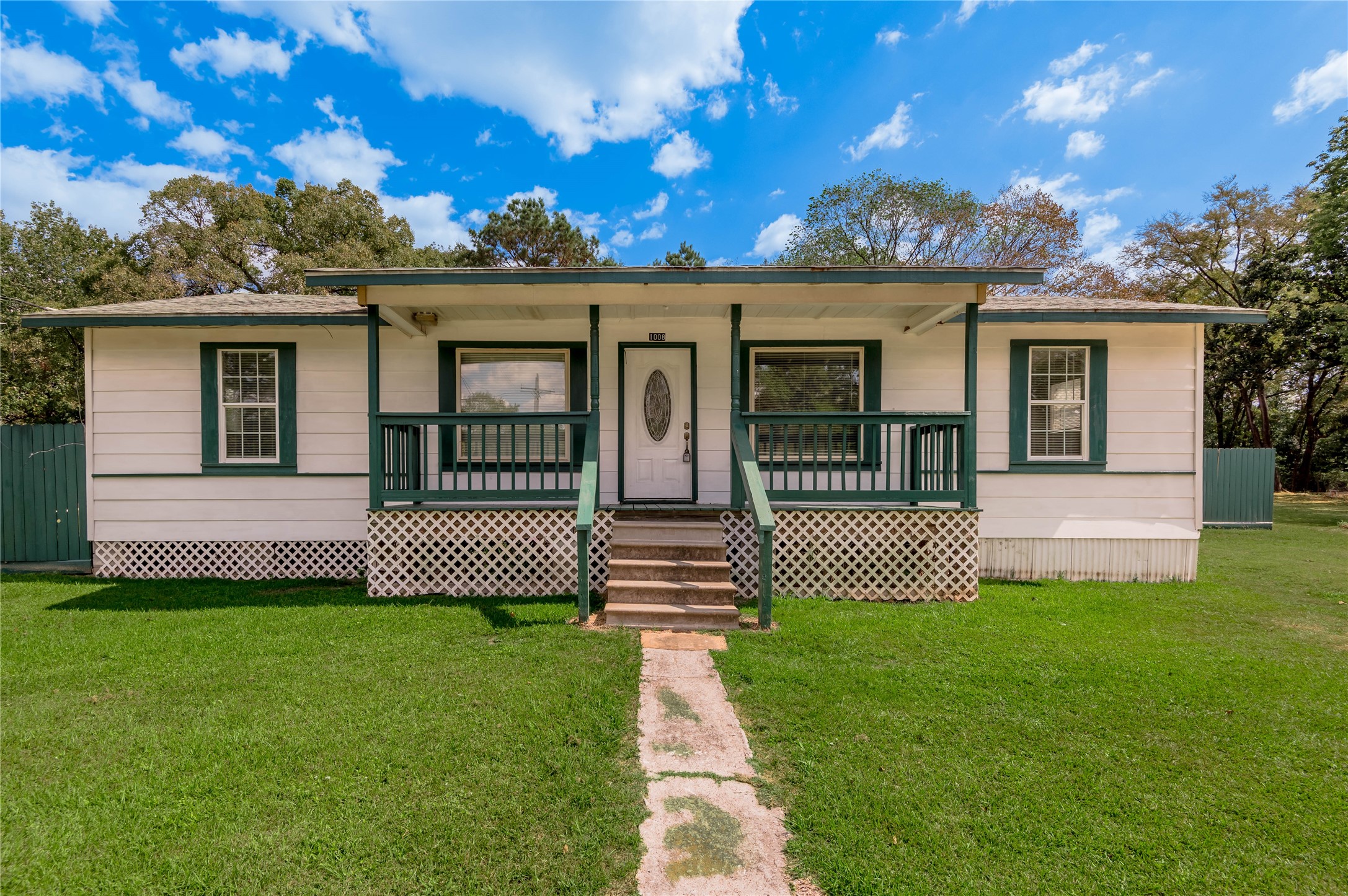 1008 Trinity Cut Off Huntsville TX 77320