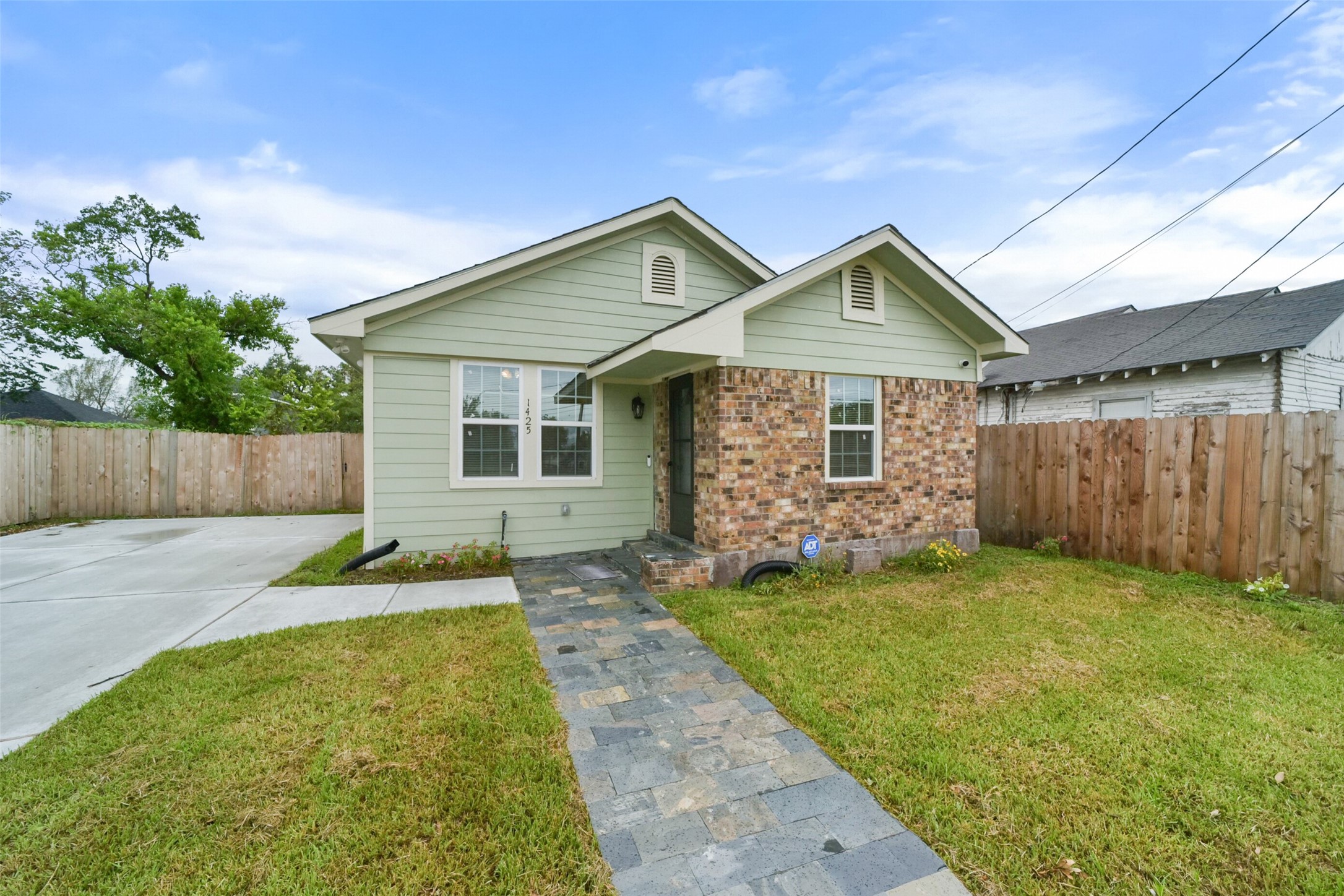 1425 Waco Street Houston TX 77020