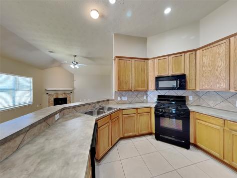 28702 Hidden Lake W Magnolia TX 77354