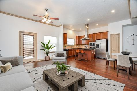 911 Mckinney Park Lane Houston TX 77003