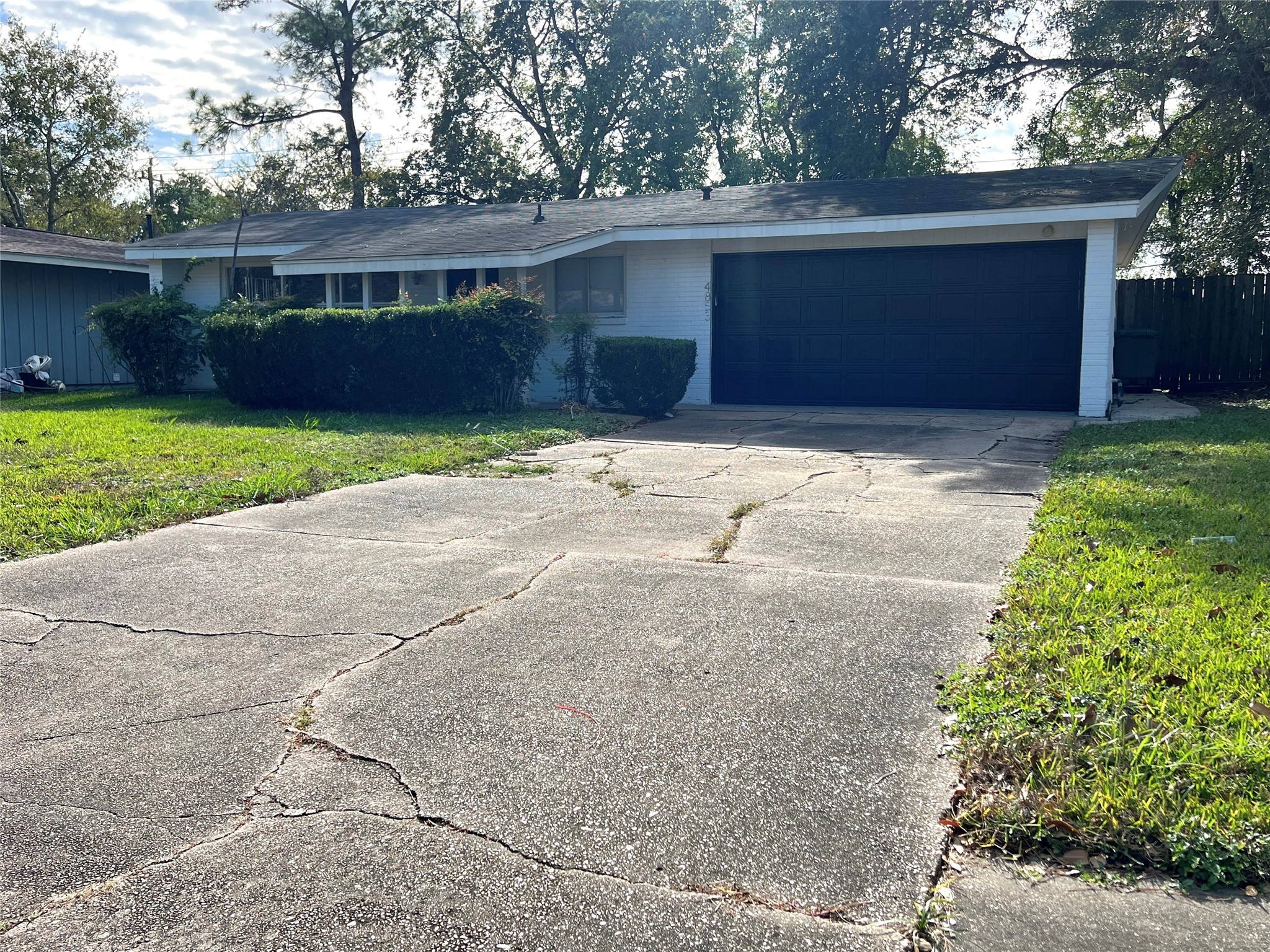 4853 Woodpecker Street Houston TX 77035