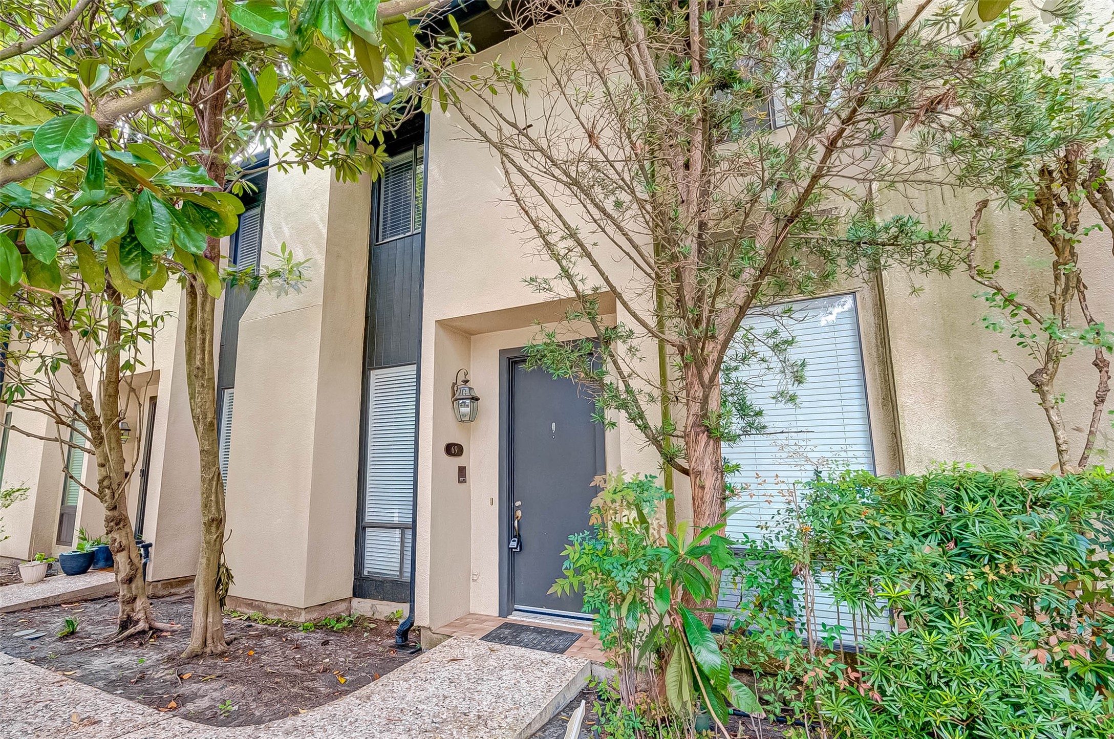 1112 Bering Drive 69 Houston TX 77057