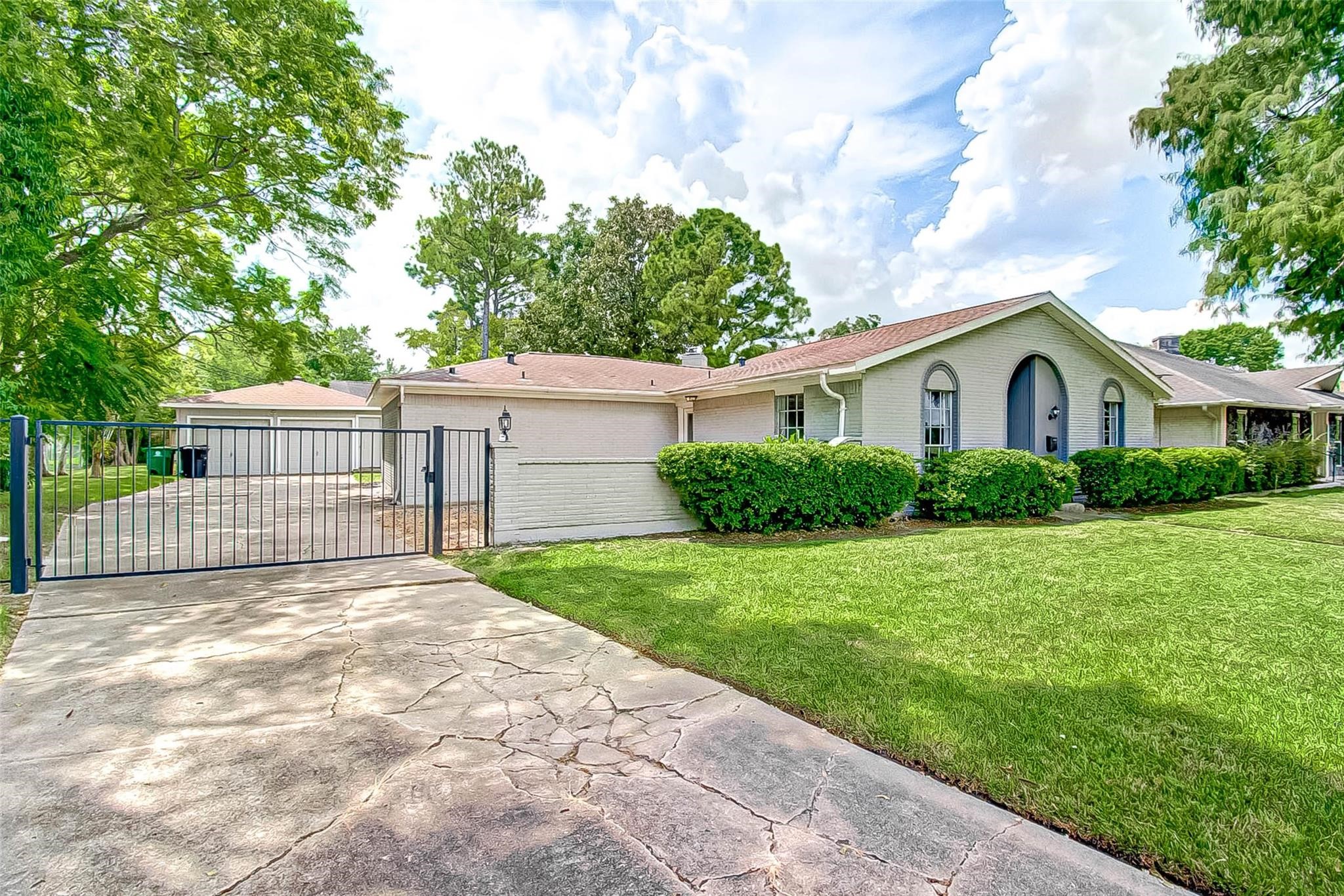 5703 S Braeswood Boulevard Houston TX 77096