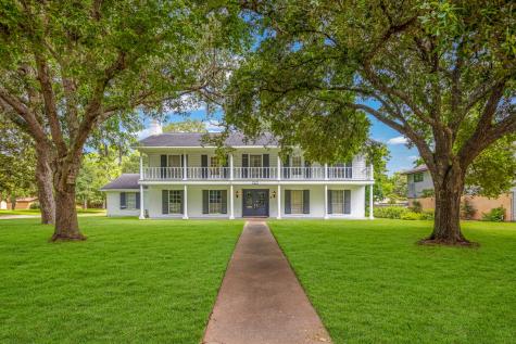 101 Redbud Street Lake Jackson TX 77566
