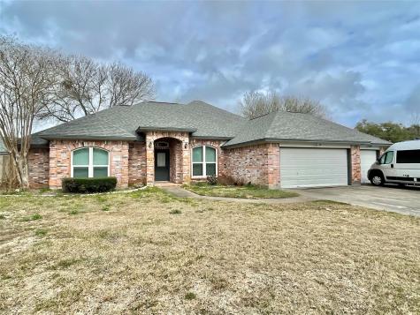 59 Joshua Court Lake Jackson TX 77566