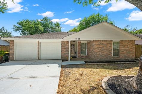 1608 Pecan Hollow Street Pearland TX 77581