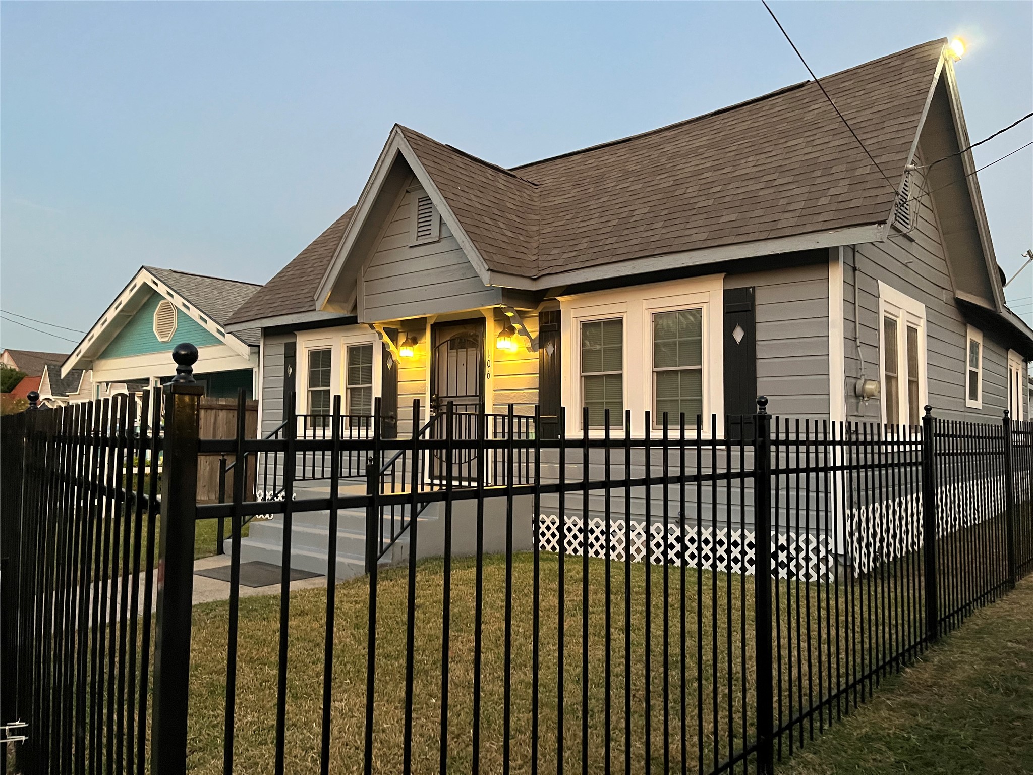 106 N Eastwood Street Houston TX 77011