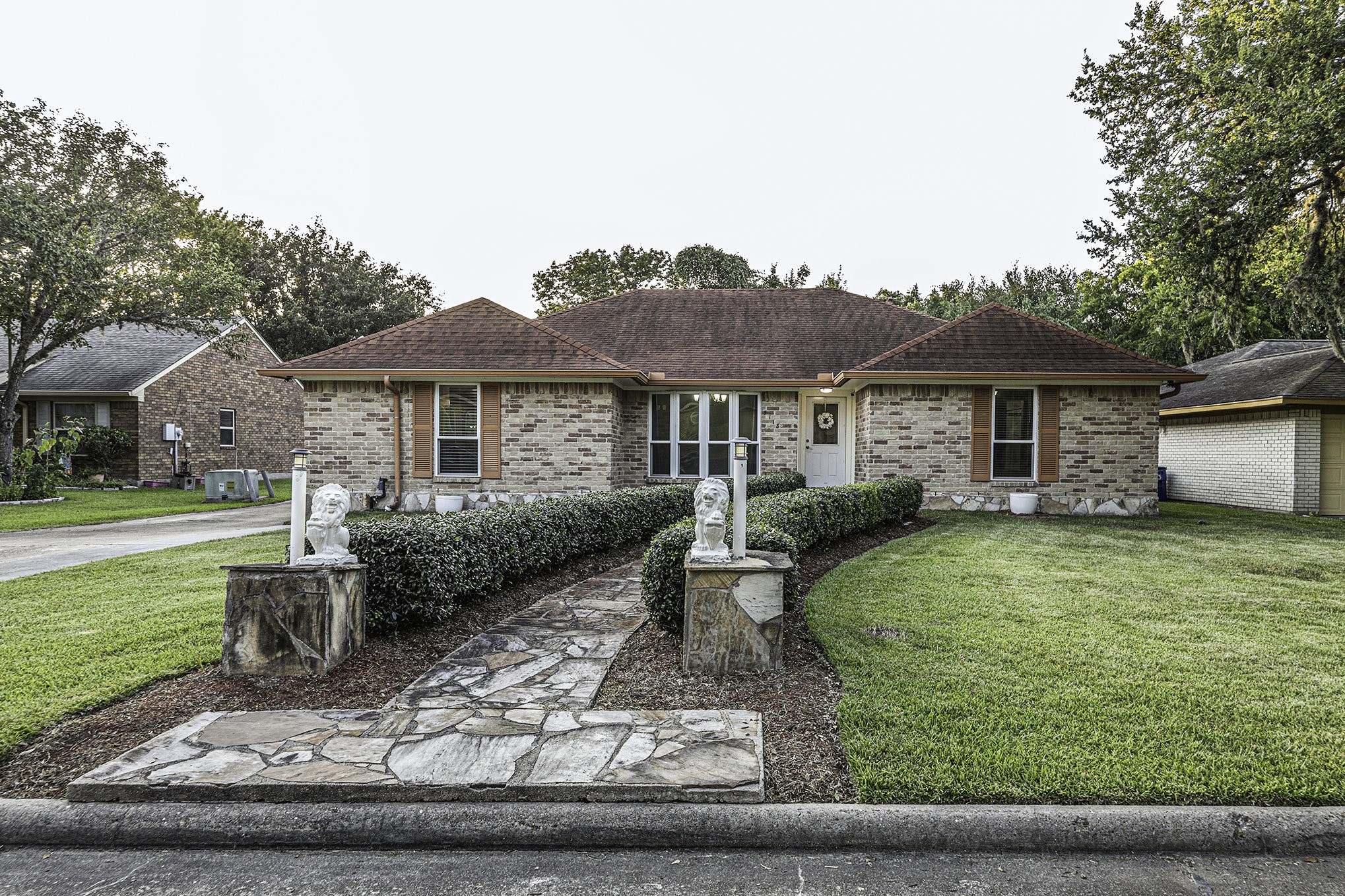5118 Whittier Oaks Drive Friendswood TX 77546