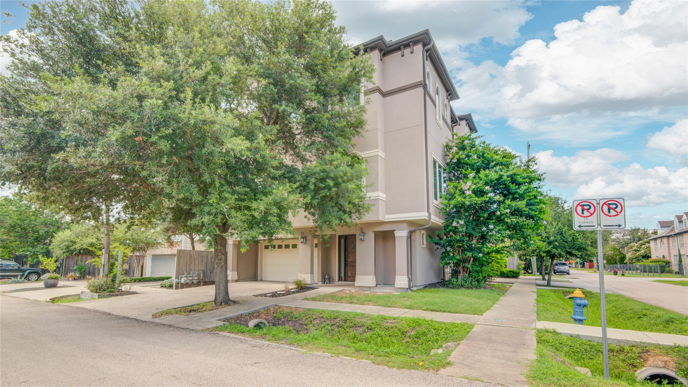 5002 Eigel Street Houston TX 77007