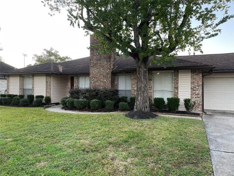 1103 W Castlewood Avenue Friendswood TX 77546
