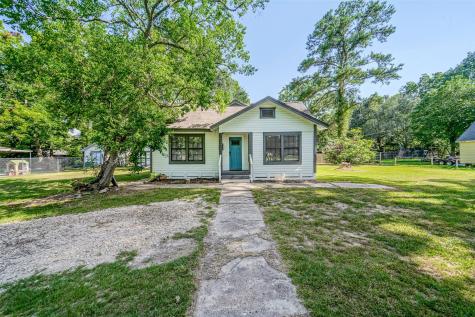 624 Truman Street Cleveland TX 77327