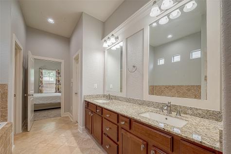 6093 Yale Street Houston TX 77076