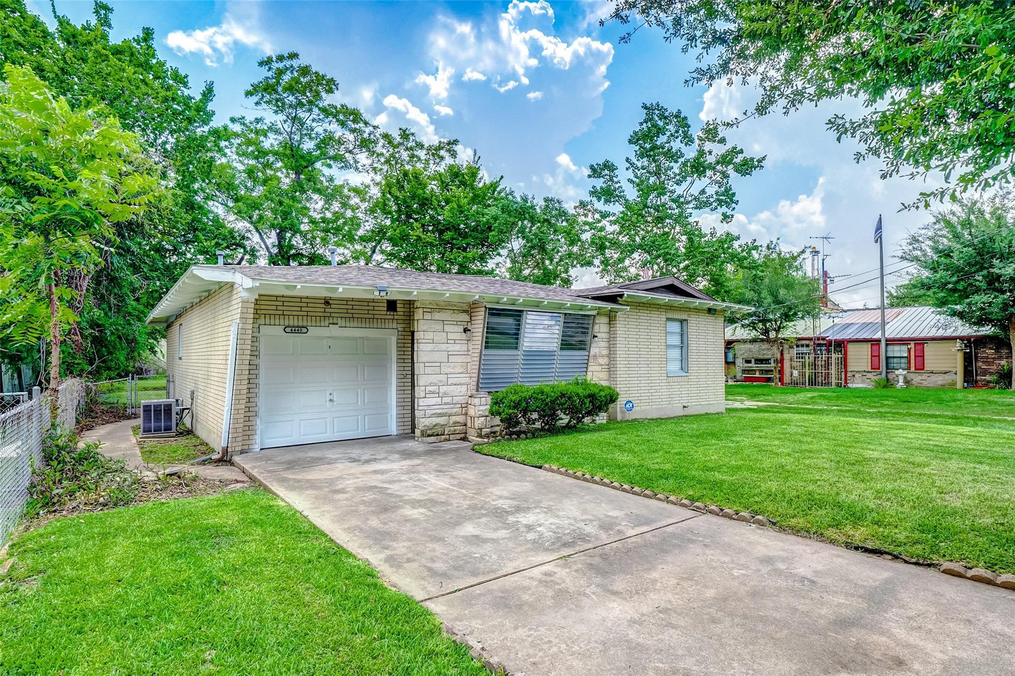 4440 Castor Street Houston TX 77022