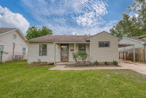 2051 Santa Rosa Street Houston TX 77023