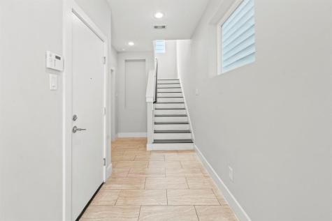 2627 Hutchins Street Houston TX 77004