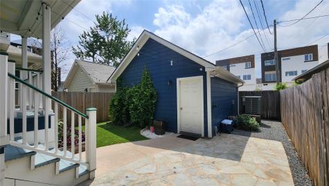 1029 W 15th 1/2 Street Houston TX 77008
