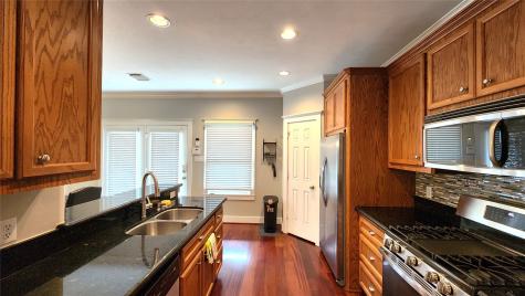 1029 W 15th 1/2 Street Houston TX 77008