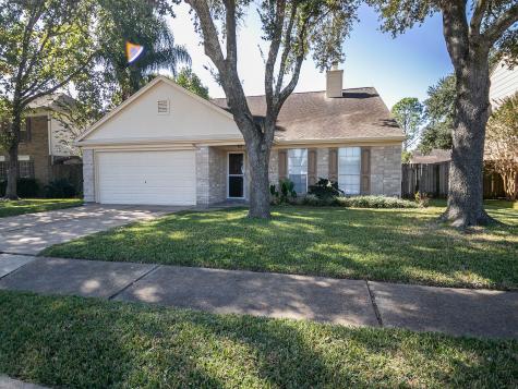 2420 Shadybend Drive Pearland TX 77581