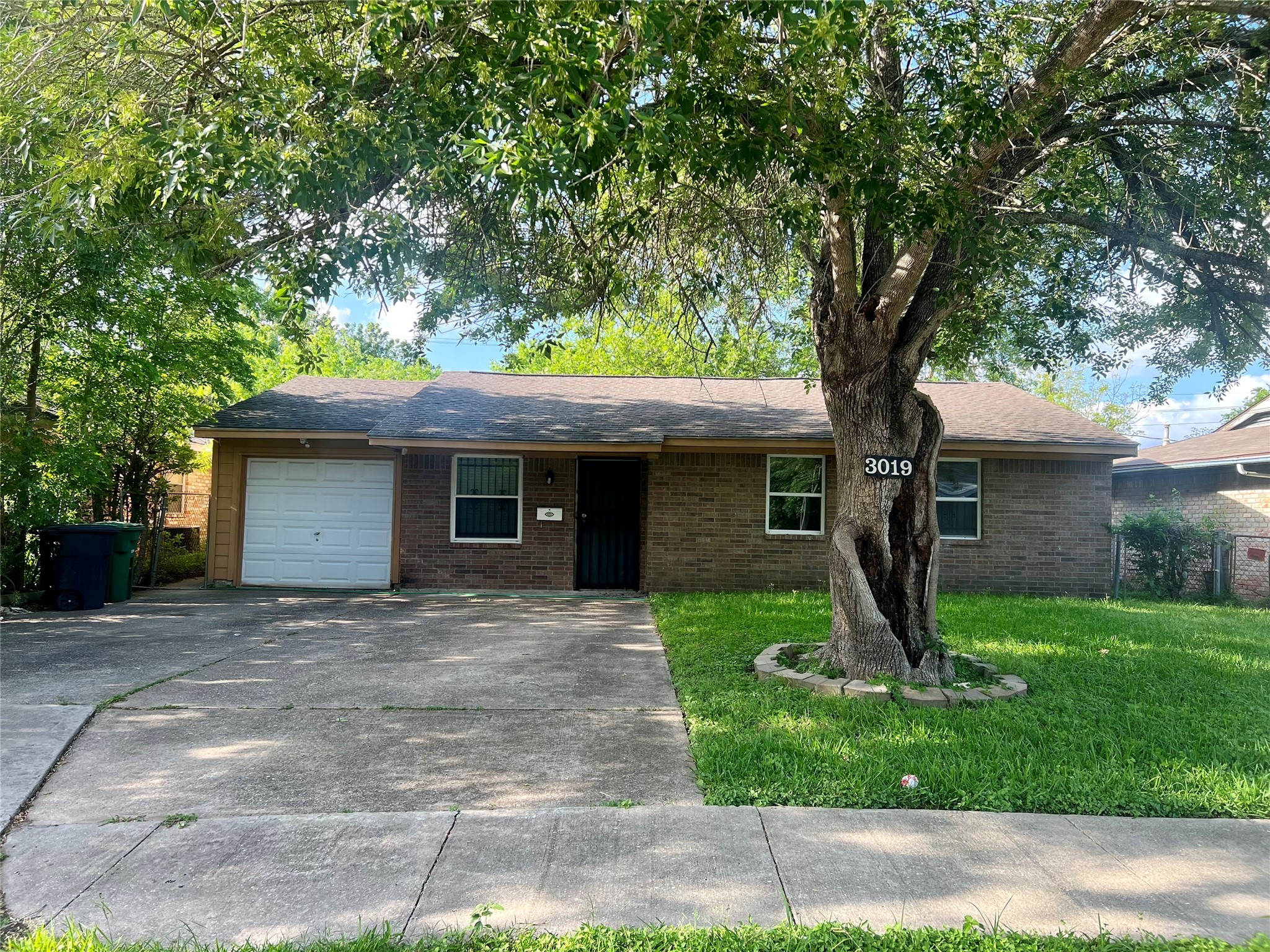 3019 Akard Street Houston TX 77051