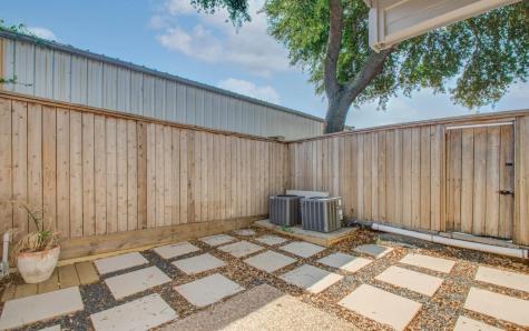 5807 Beverly Hill Street 16 Houston TX 77057