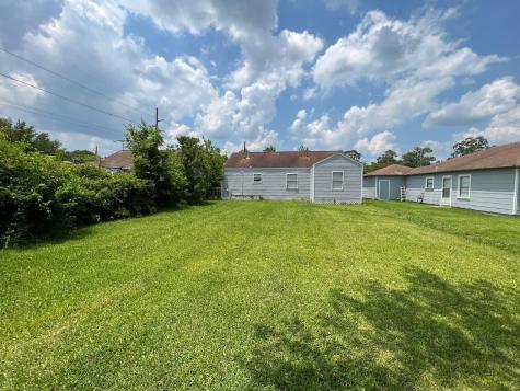 2085 Earl Street Beaumont TX 77703