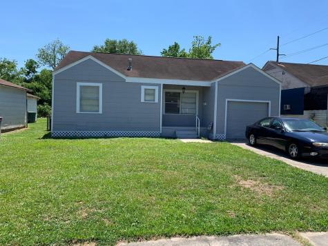 2085 Earl Street Beaumont TX 77703