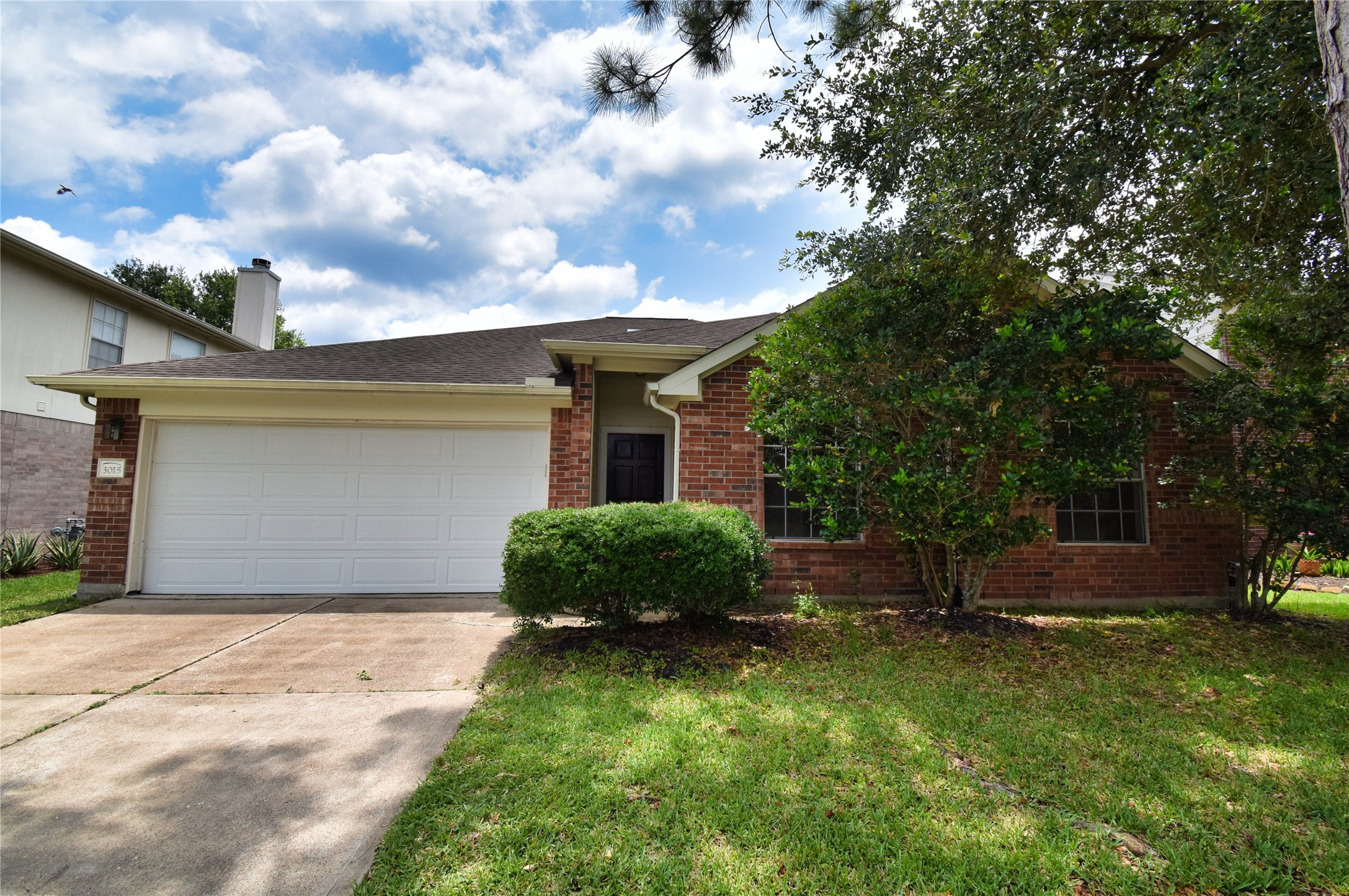 3015 Glen Cullen Lane Pearland TX 77584