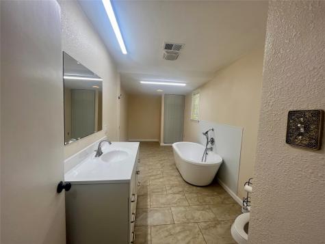 11874 Vanwood Street Willis TX 77318