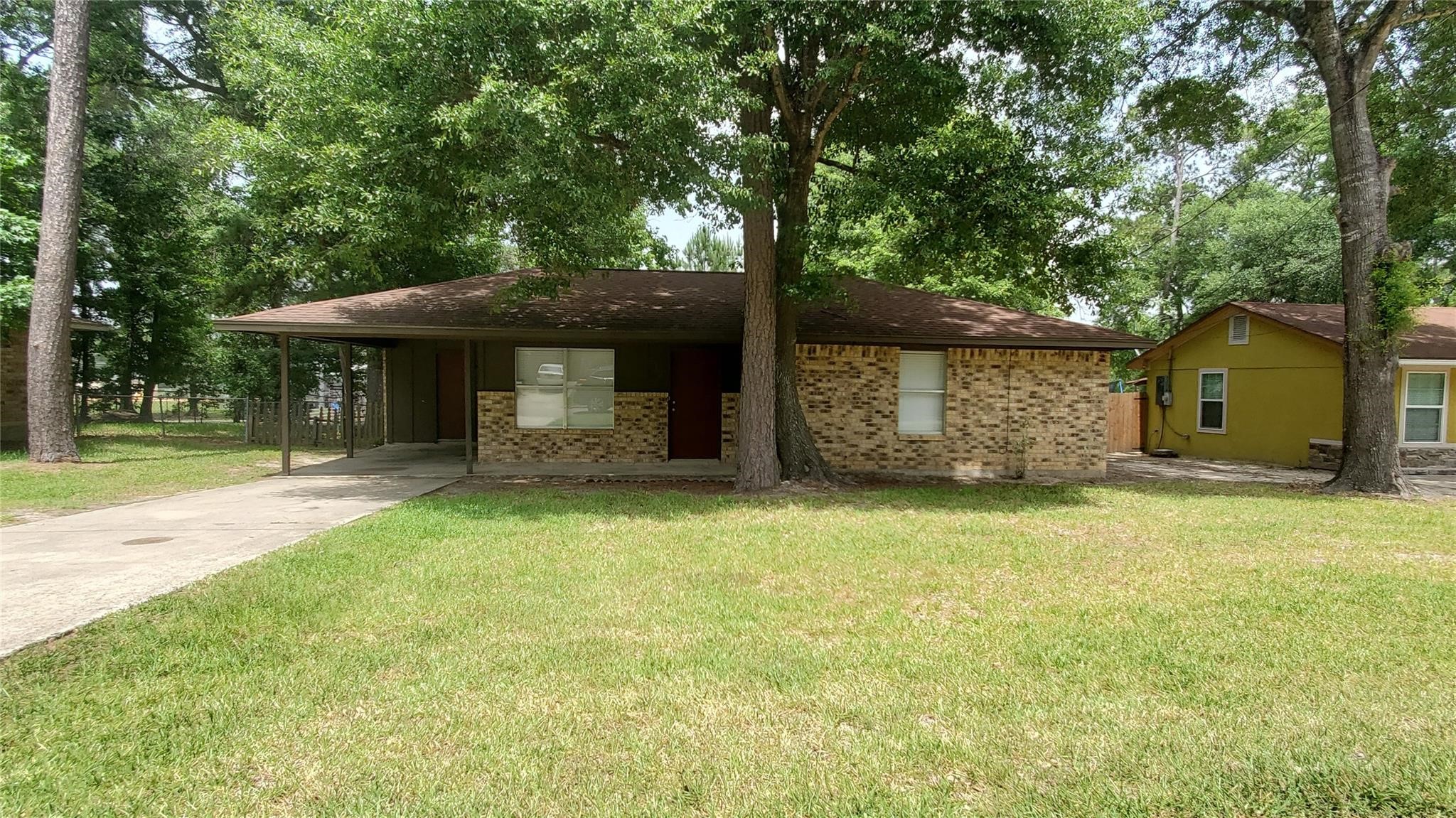 112 Peggy Lane Willis TX 77378