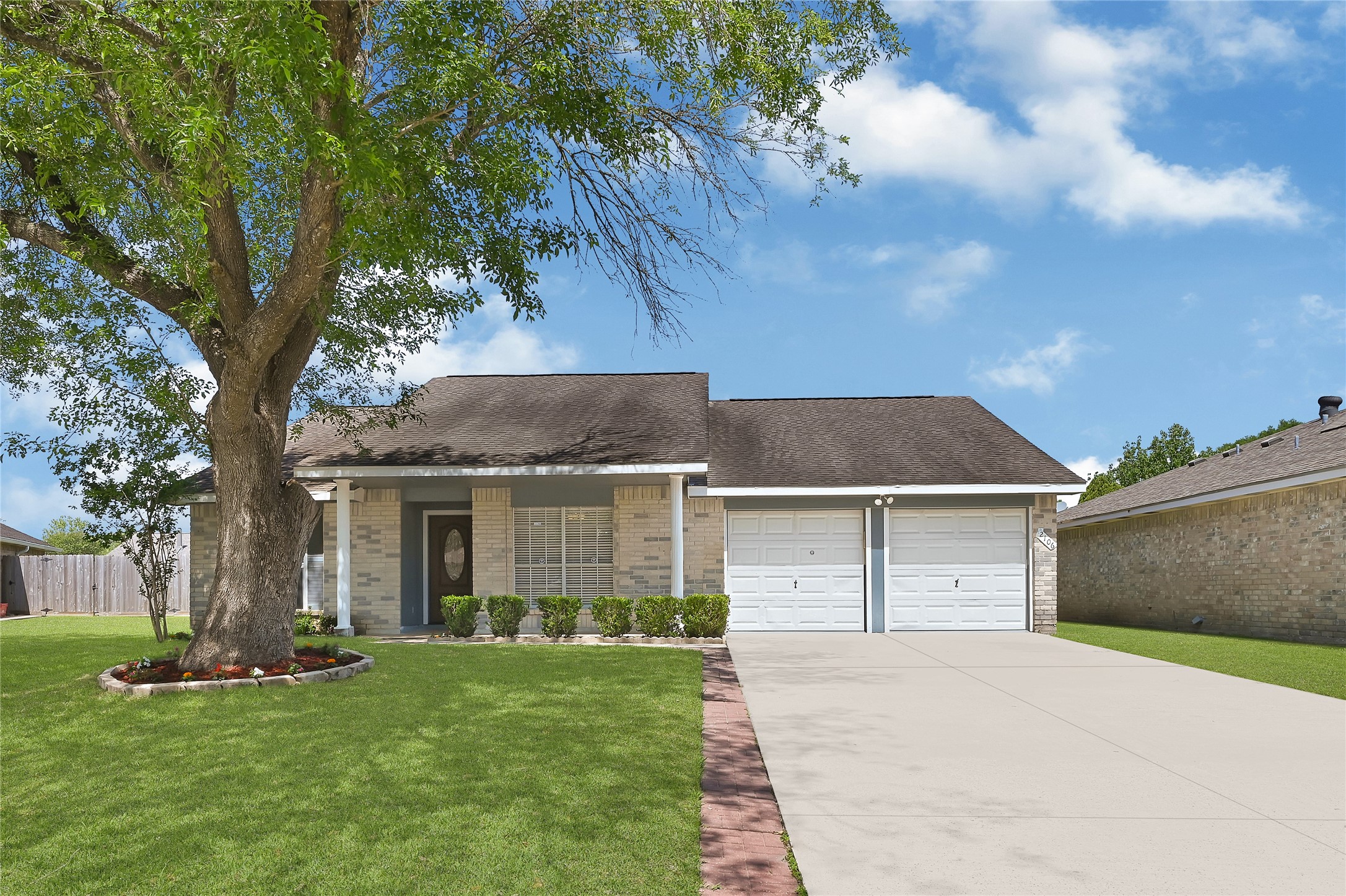 2106 Starboard View Circle Friendswood TX 77546
