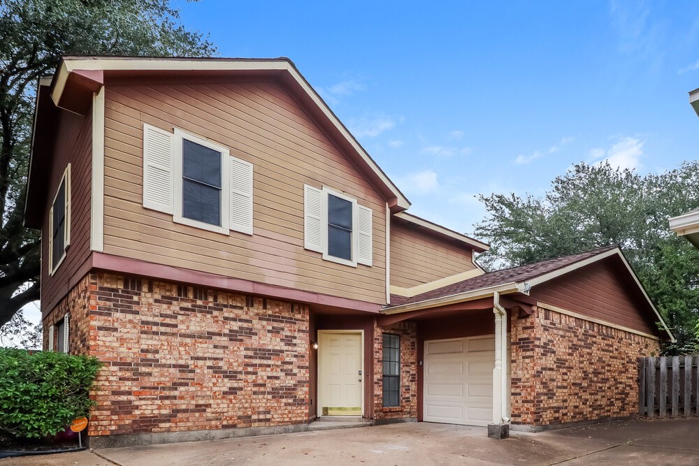 21 Regency Lane Houston TX 77088