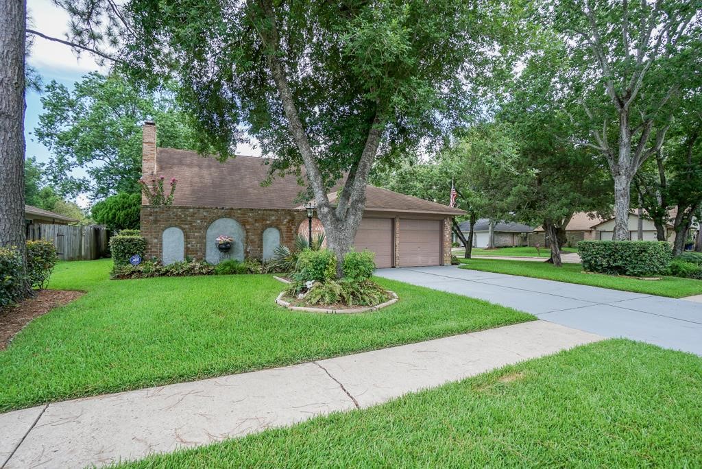 1927 S Bend Circle Missouri City TX 77459