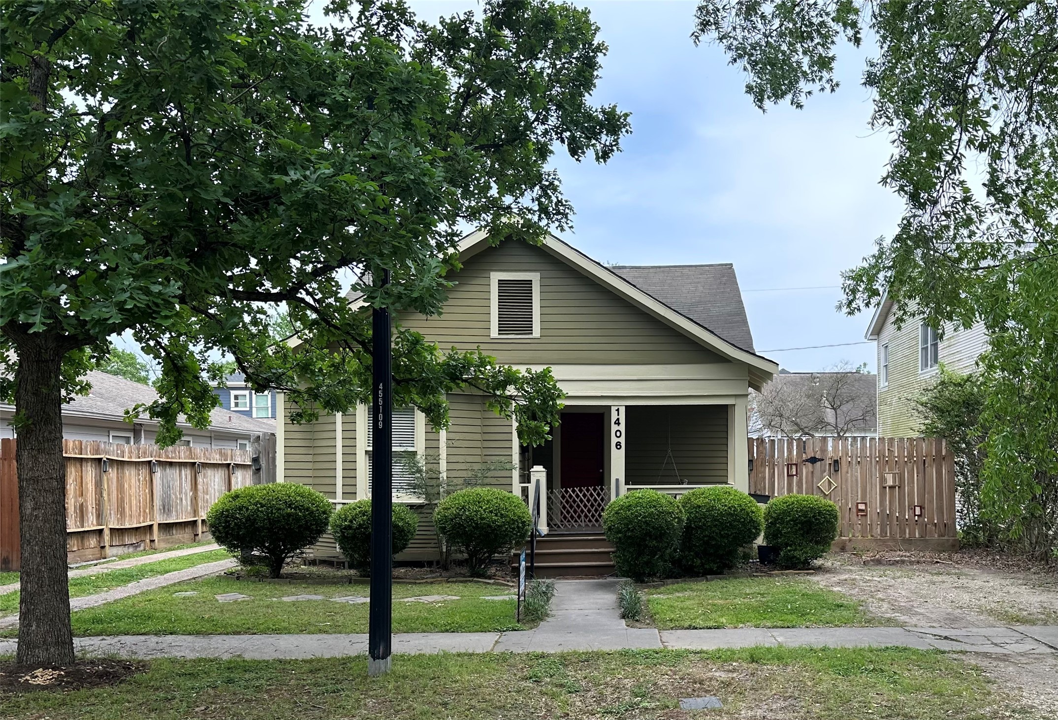 1406 Columbia Street Houston TX 77008